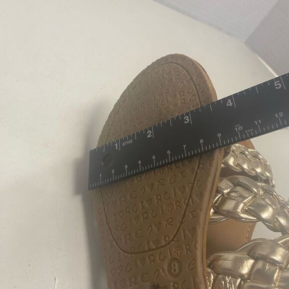 ROCK & CANDY by Zigi Jera Braided Gold Slip On Sandals Size 8 New With Defects - Picture 3 of 9